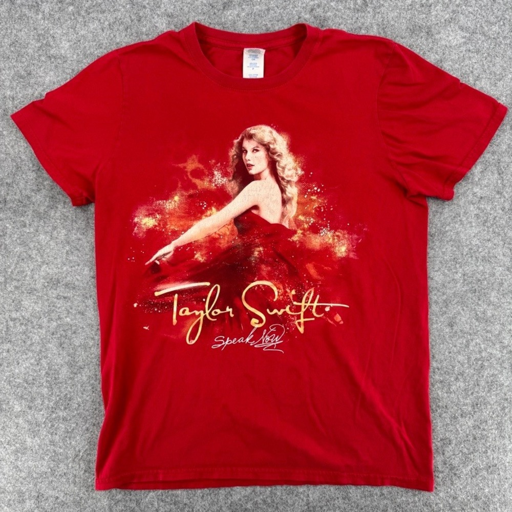 Y2K Taylor Swift Speak Now Tour Red Graphic